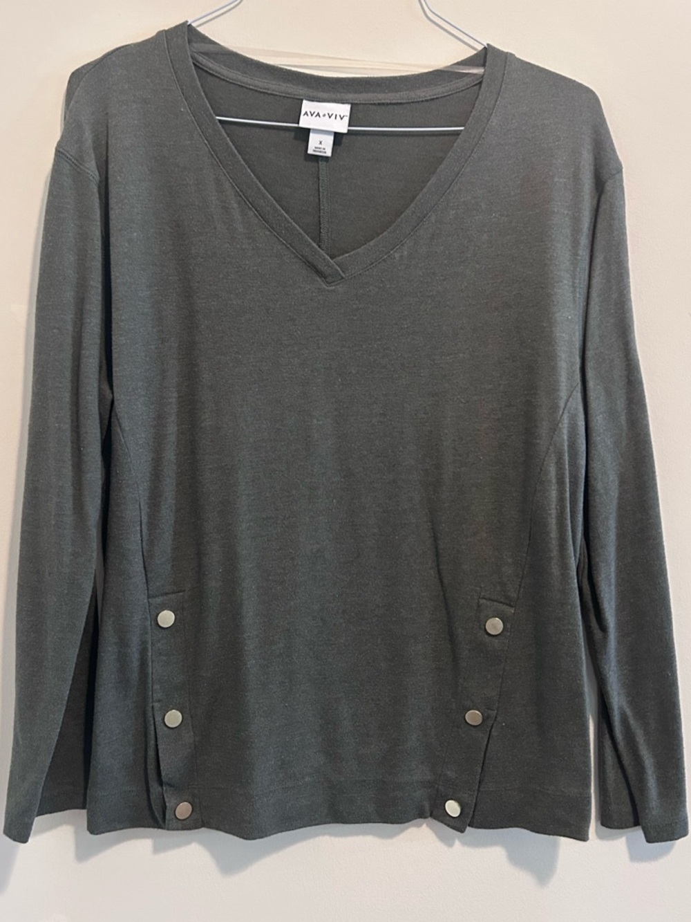 Ava & Viv Gray V-Neck Knit Pullover with Snap Detail